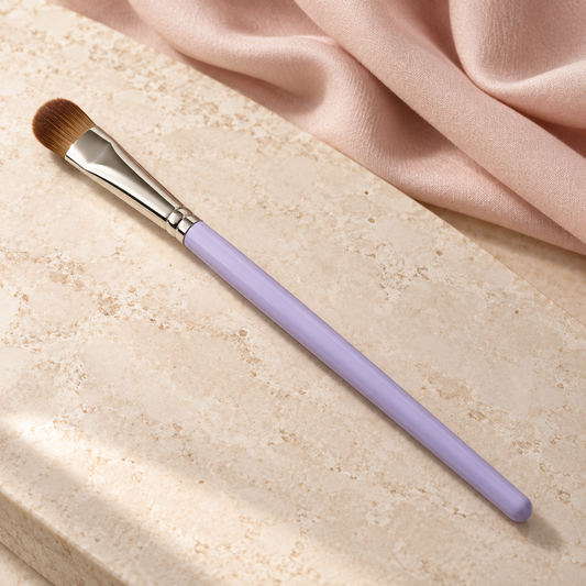 Rounded Shader Brush on a styled vanity
