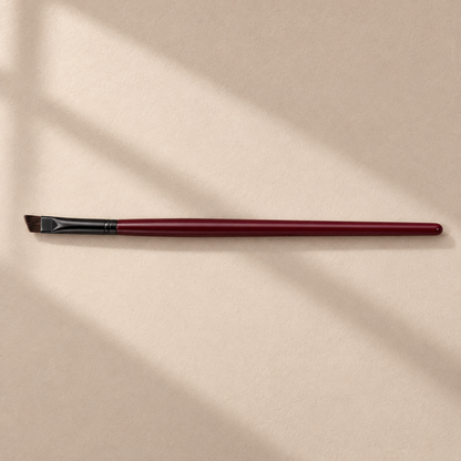 Angled Liner Brush — overhead horizontal view