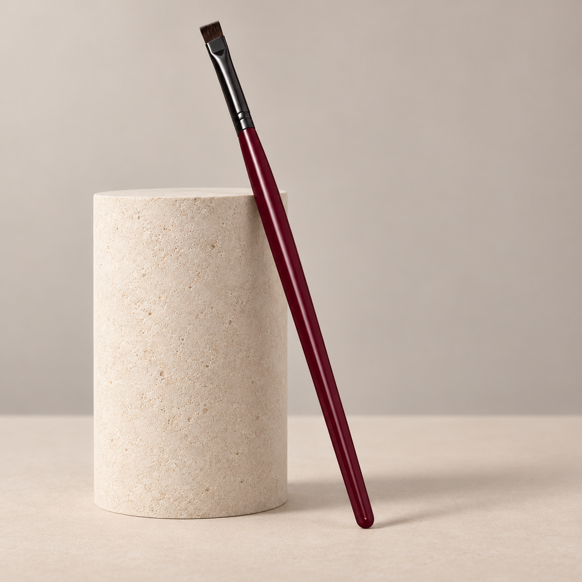 Angled Liner Brush — upright display view